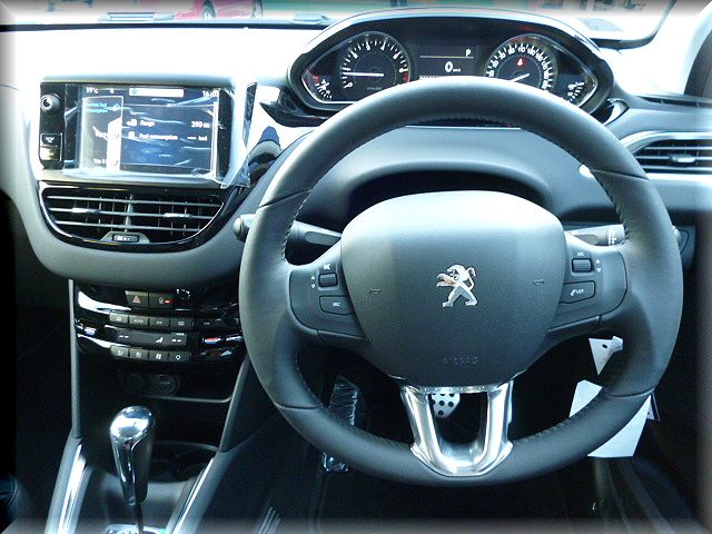 PEUGEOT NEW 208 チェック WITH　鶴見(ﾟ∇^*) 