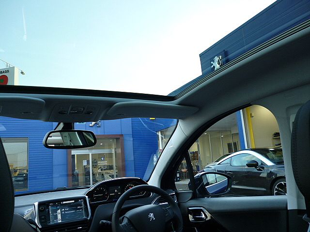 PEUGEOT NEW 208 チェック WITH　鶴見　その２(ﾟ∇^*) 