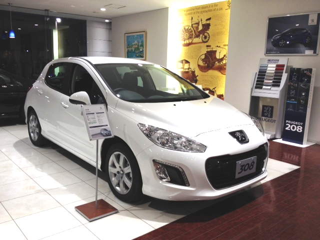 展示車入れ替え