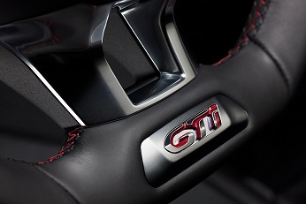 期間限定の208GTi！