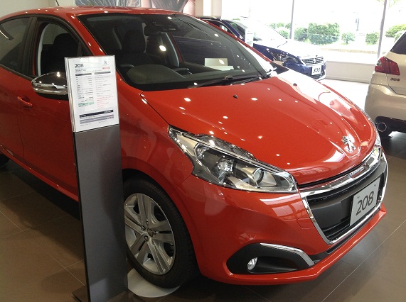 展示車入れ替え