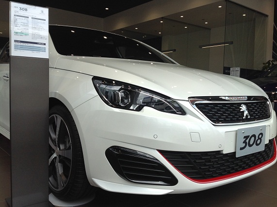 展示車入れ替え