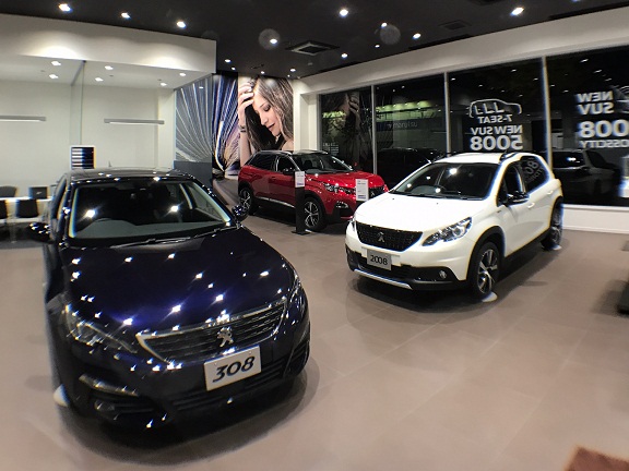 PEUGEOT SUV ご体感ください!!