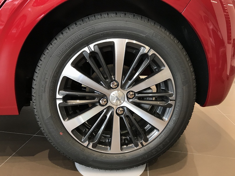208 LEATHER EDITION