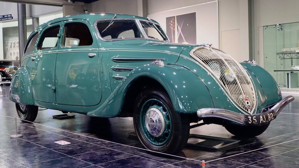 Peugeot402