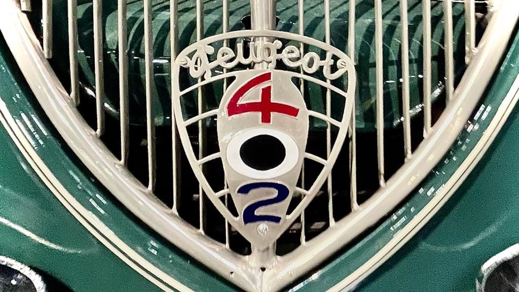 Peugeot402