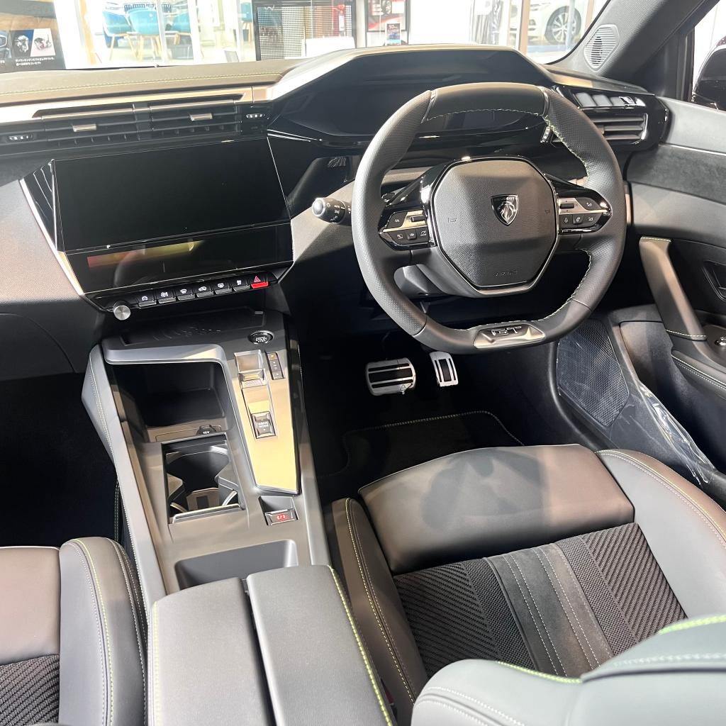 展示車【NEW308GT HYBRID】のご紹介🚗