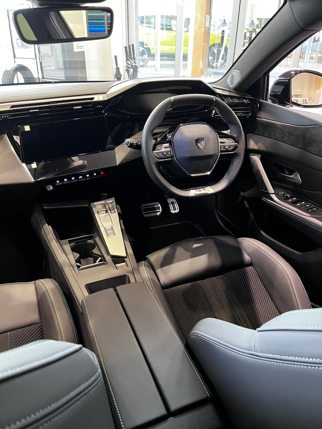 308特別仕様車 展示中✨