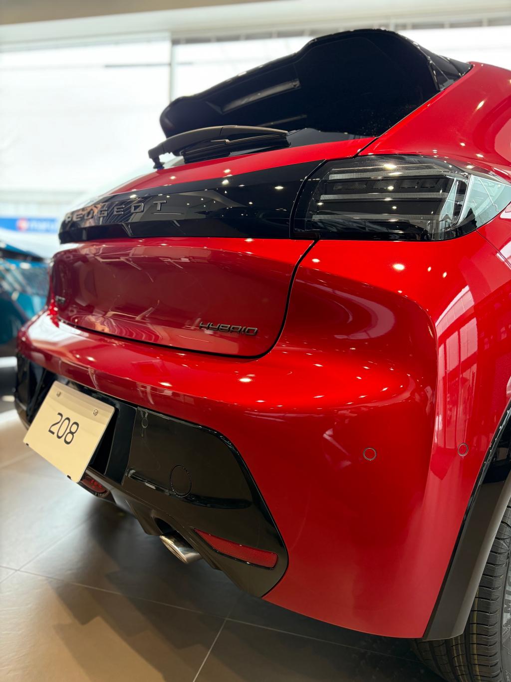 208GT HYBRIDエリクサー・レッド展示中❤️