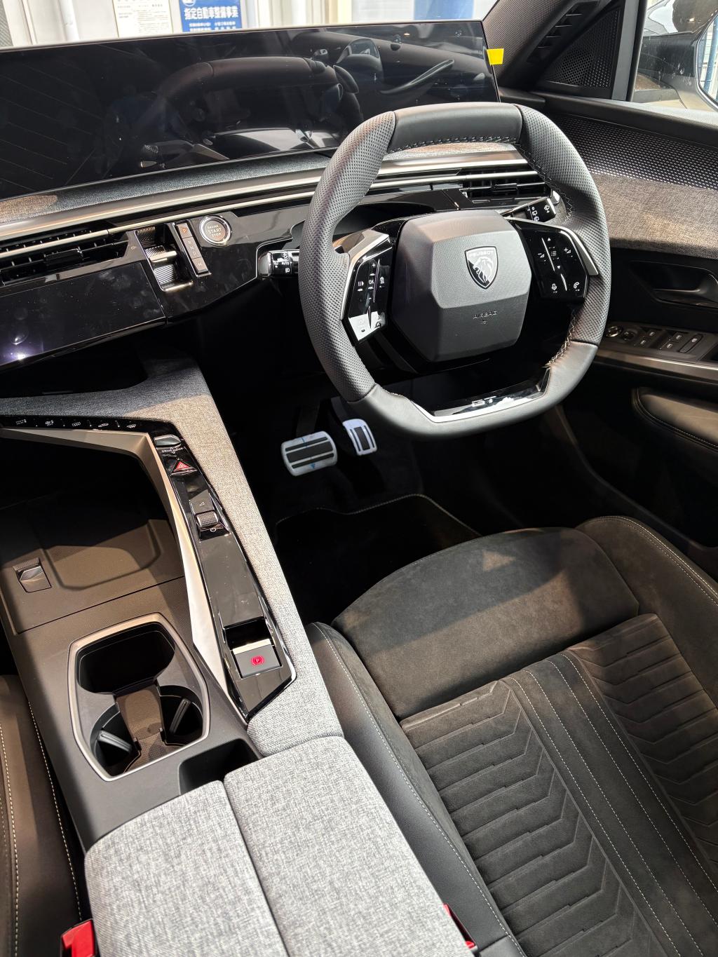 ⭐️NEW 5008 デビュー⭐️試乗車ご用意してます！