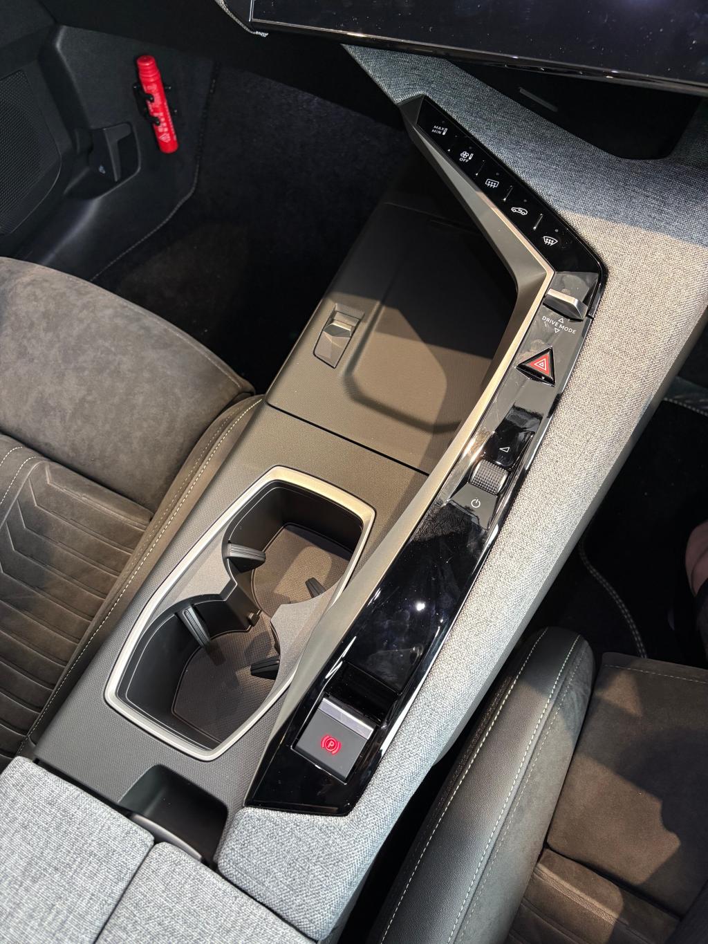 ⭐️NEW 5008 デビュー⭐️試乗車ご用意してます！