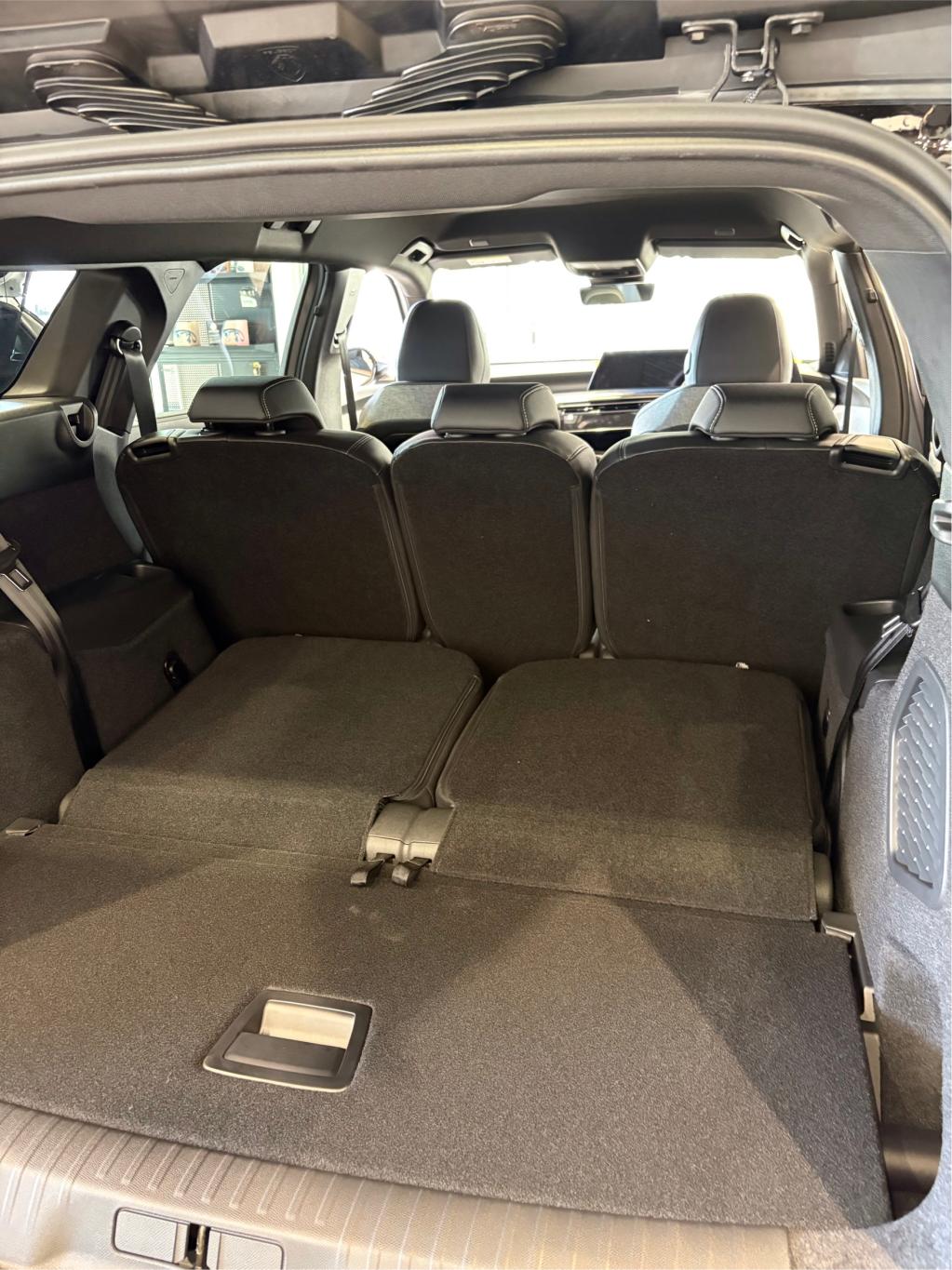 NEW 5008 展示中です👀