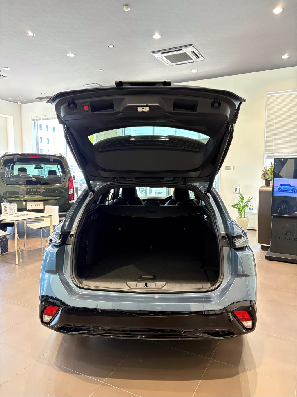 308 SW GT HYBRID 展示中🚙💨